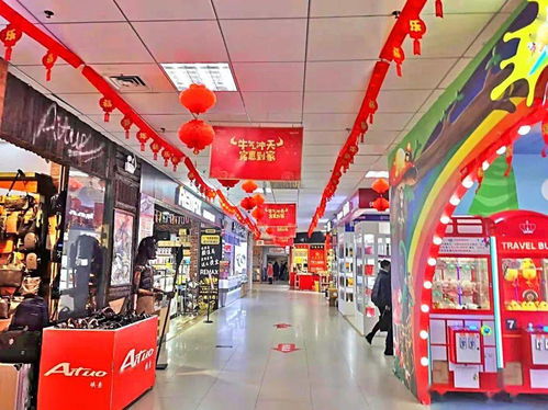 銅陵街頭煥新彩，名流超市引領紅色風尚